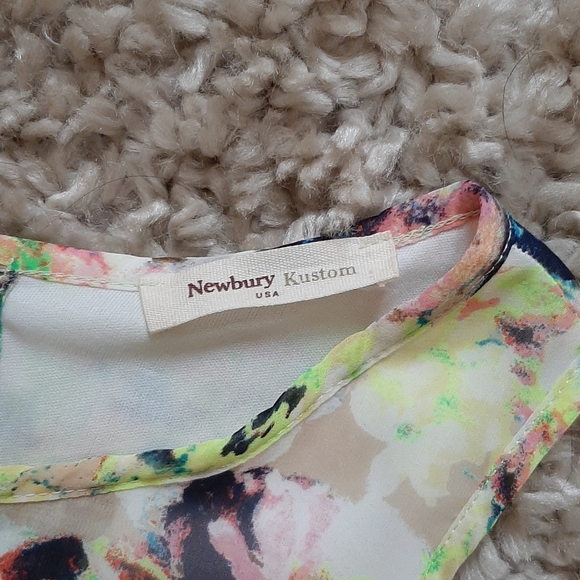 CLOSET CLEAR OUT!! Floral mini shift dress - Picture 2 of 4